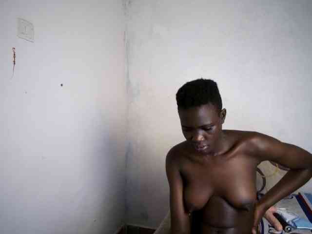 Prettieme12 webcam