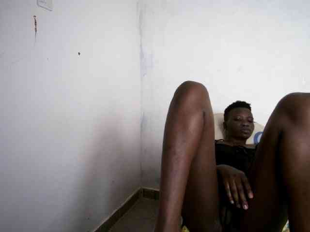 Prettieme12 webcam