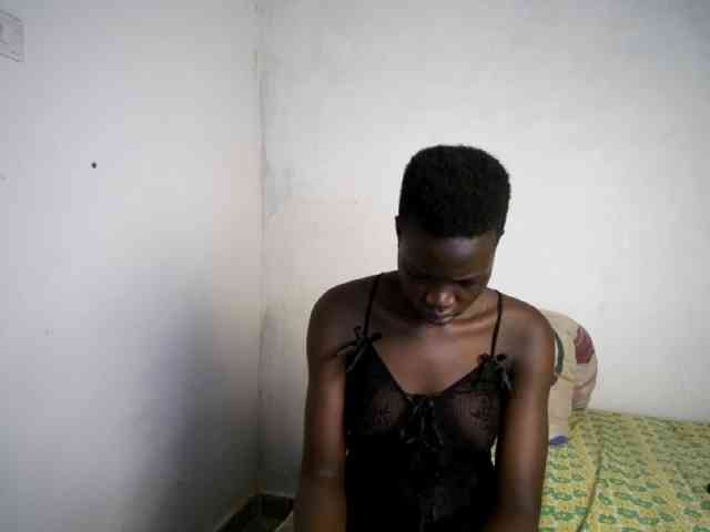 Prettieme12 webcam