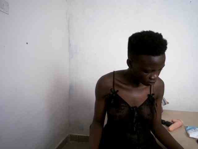 Prettieme12 webcam