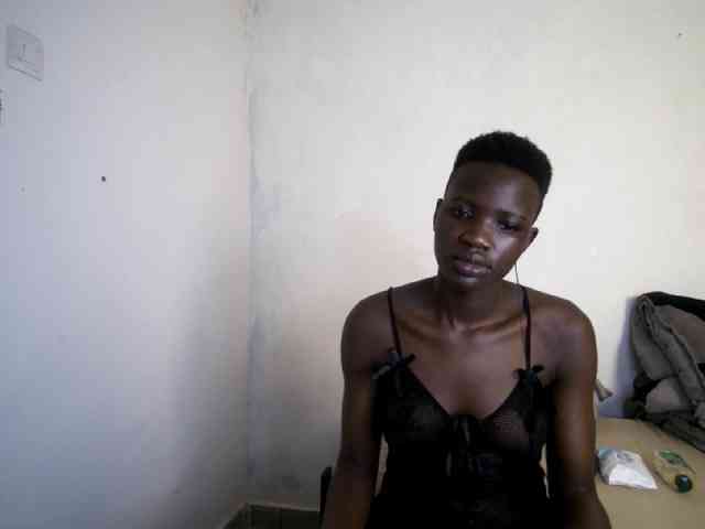 Prettieme12 webcam