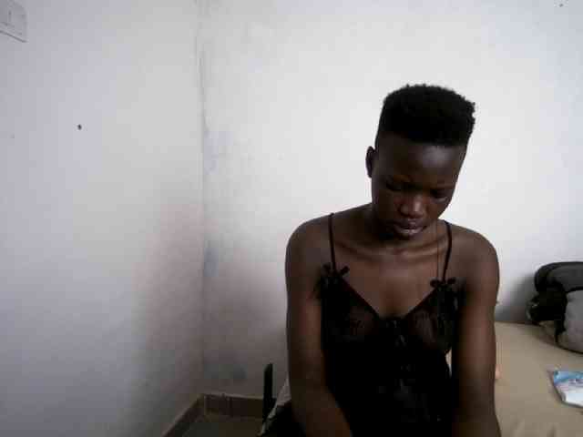 Prettieme12 webcam