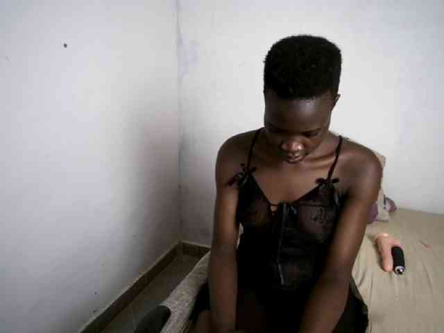 Prettieme12 webcam