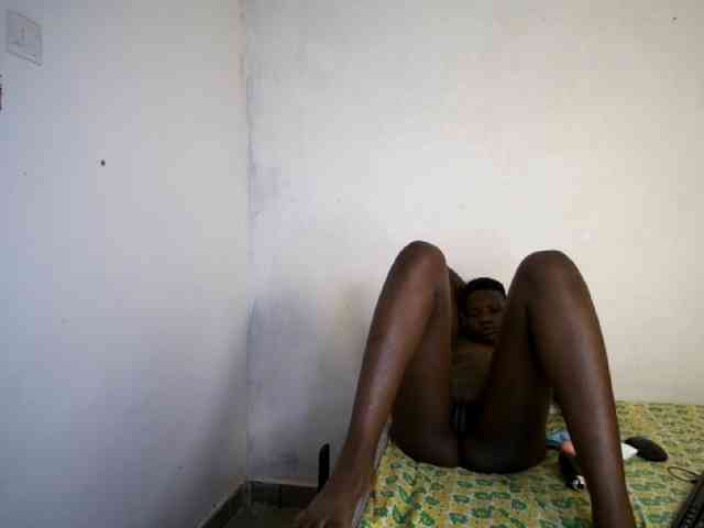 Prettieme12 webcam