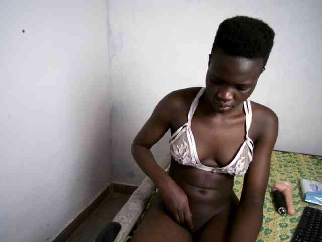 Prettieme12 webcam