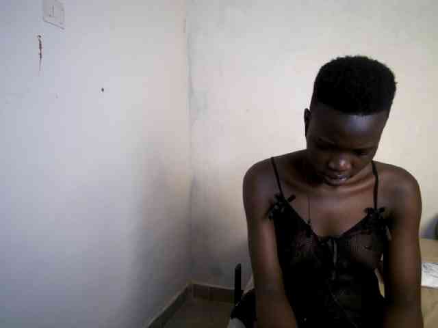 Prettieme12 webcam