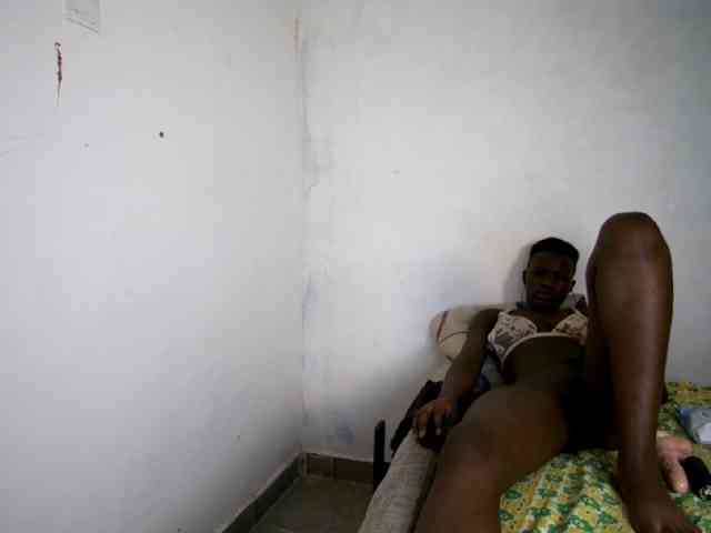 Prettieme12 webcam