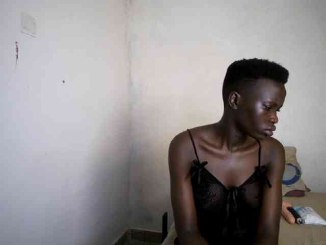 Prettieme12 webcam