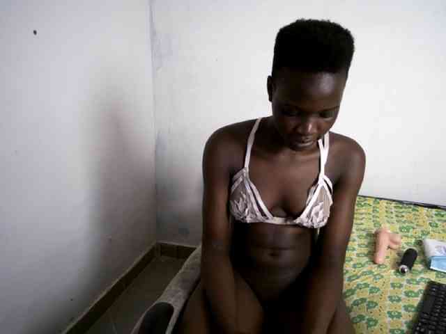 Prettieme12 webcam
