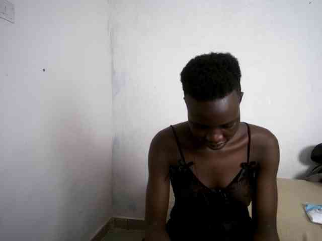 Prettieme12 webcam