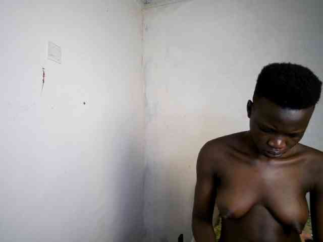 Prettieme12 webcam