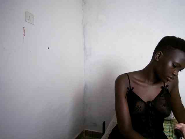 Prettieme12 webcam