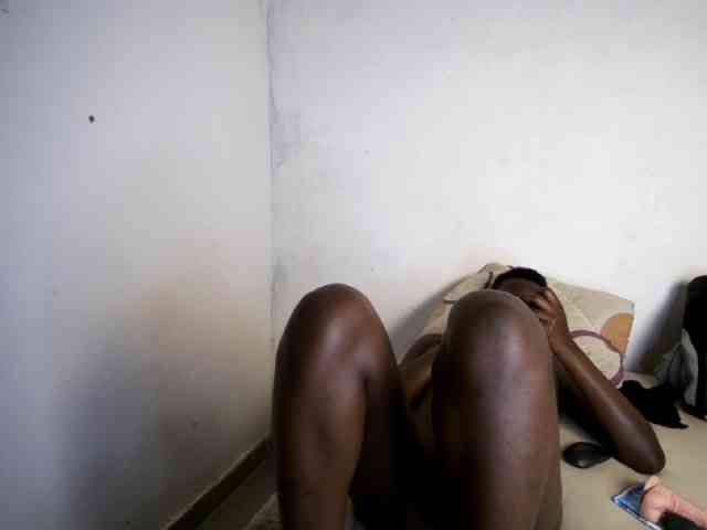 Prettieme12 webcam