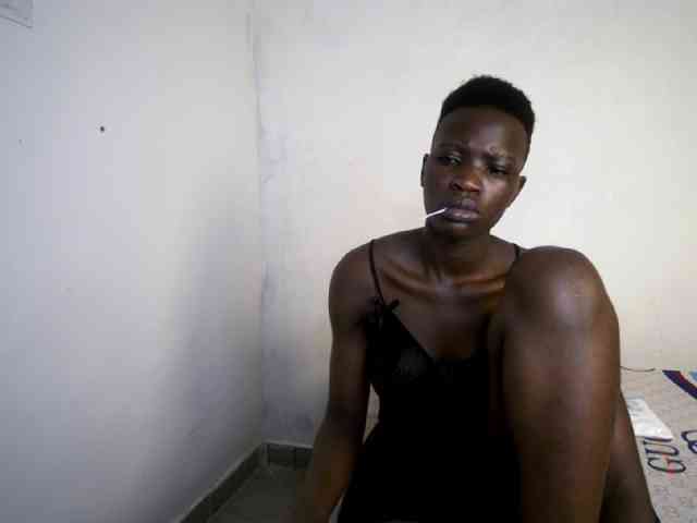 Prettieme12 webcam