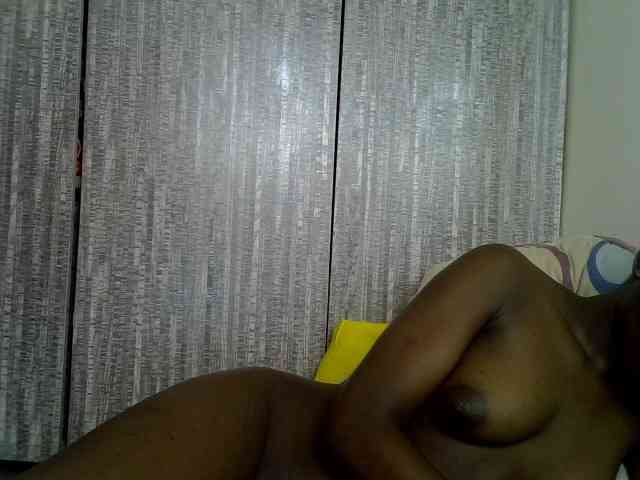 Prettieme12 webcam