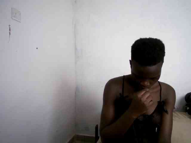 Prettieme12 webcam