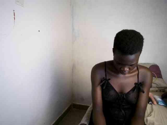 Prettieme12 webcam