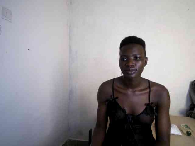 Prettieme12 webcam