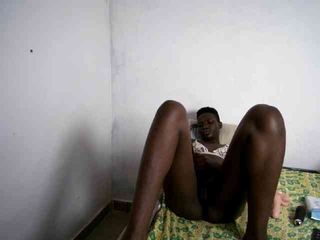 Prettieme12 webcam