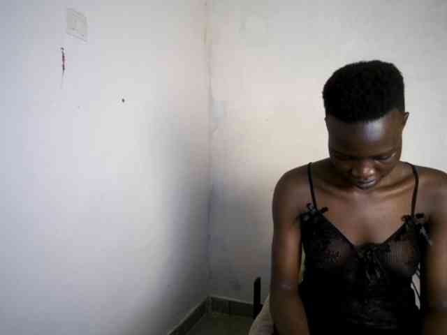 Prettieme12 webcam