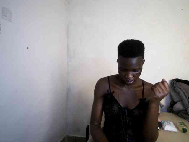 Prettieme12 webcam