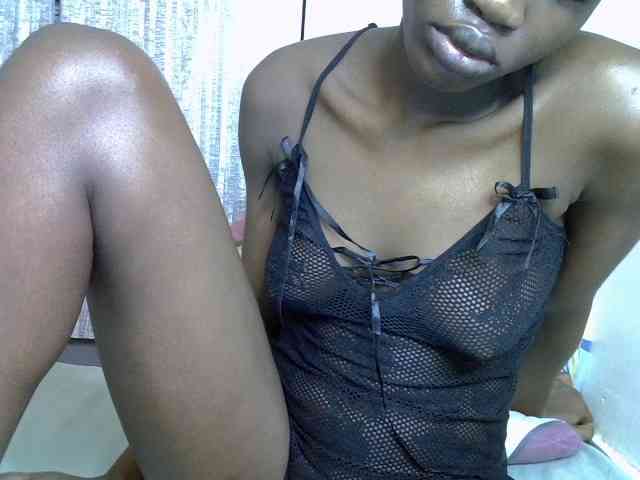 Prettieme12 webcam