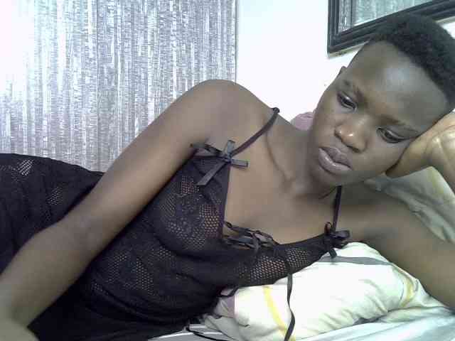Prettieme12 webcam