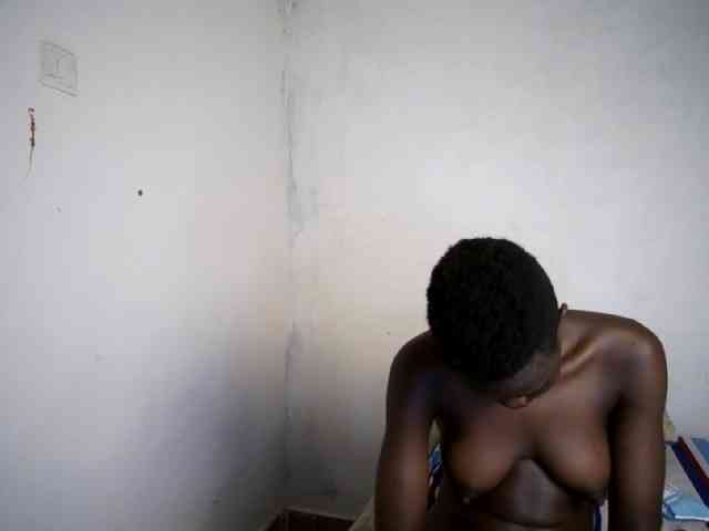 Prettieme12 webcam