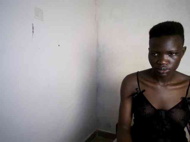 Prettieme12 webcam