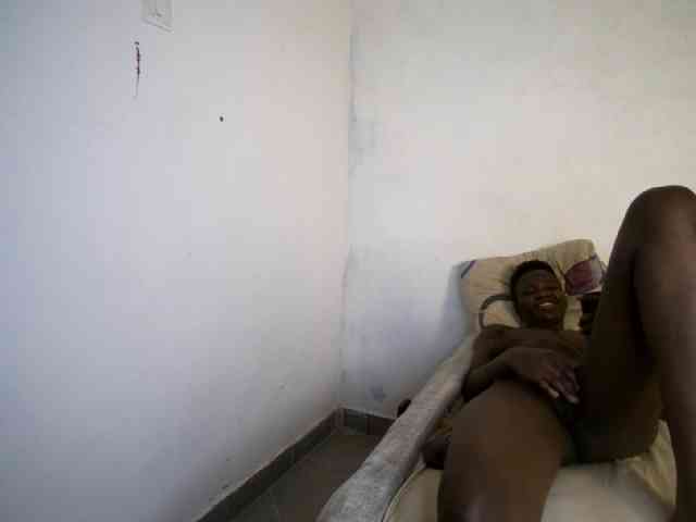 Prettieme12 webcam