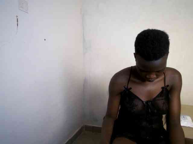 Prettieme12 webcam