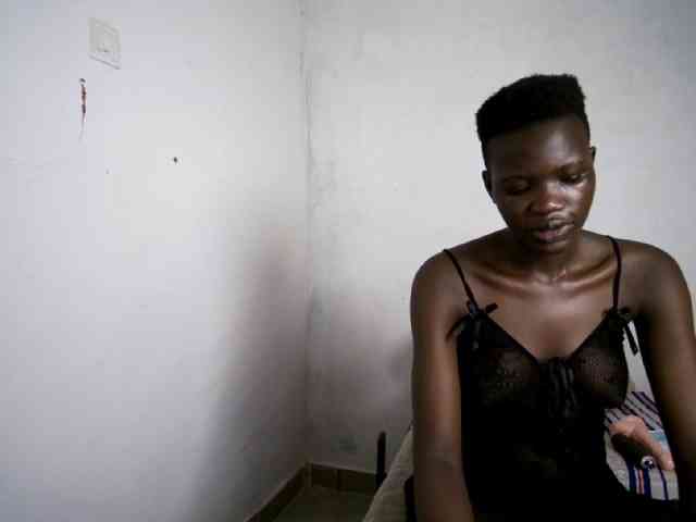 Prettieme12 webcam