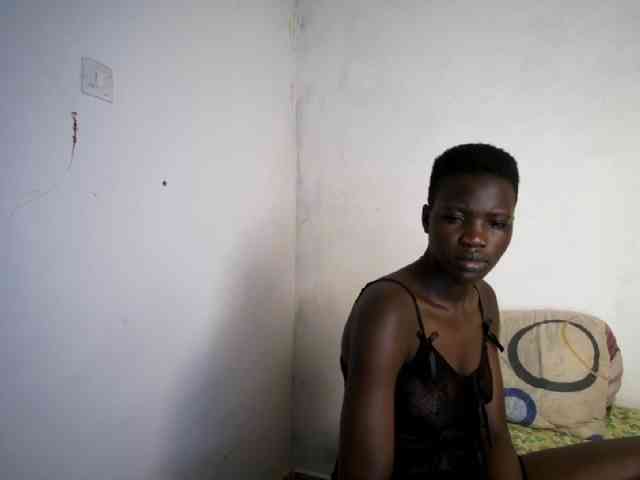 Prettieme12 webcam