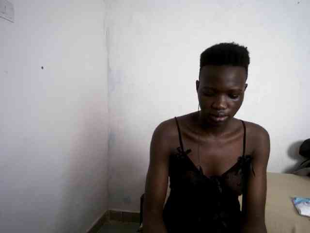 Prettieme12 webcam