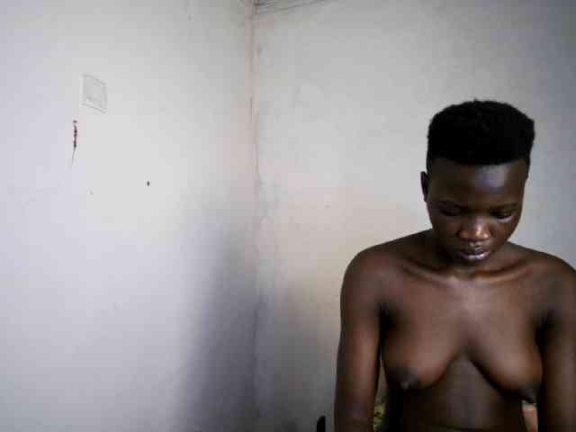 Prettieme12 webcam