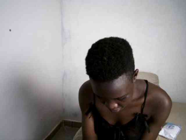 Prettieme12 webcam