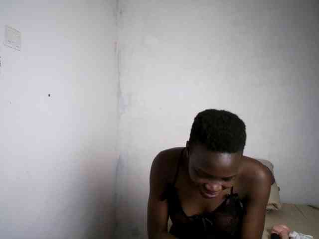 Prettieme12 webcam