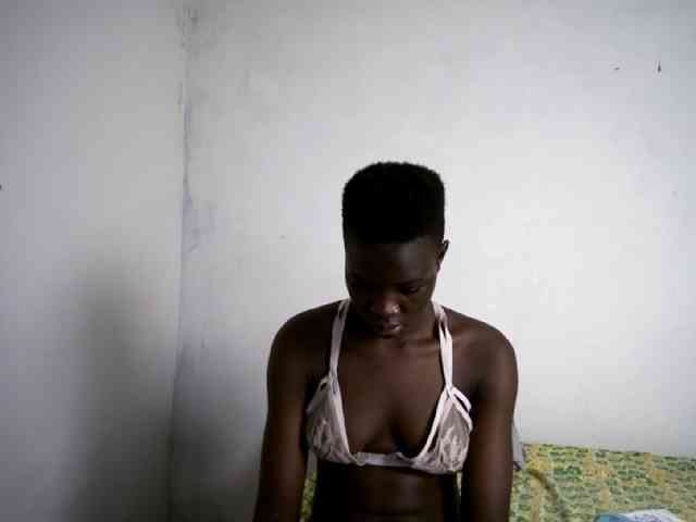 Prettieme12 webcam