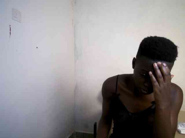 Prettieme12 webcam