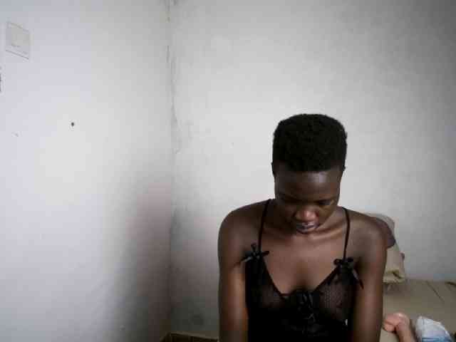 Prettieme12 webcam
