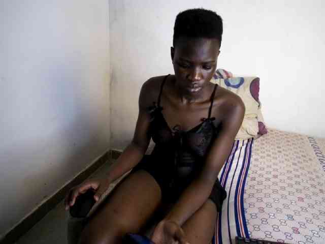 Prettieme12 webcam