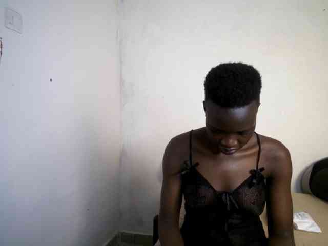 Prettieme12 webcam