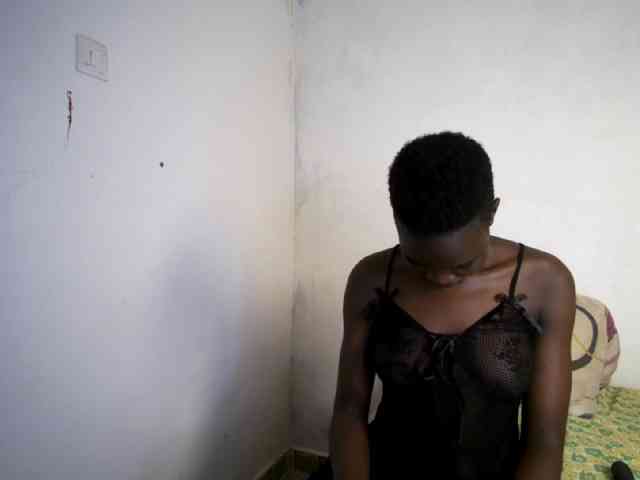 Prettieme12 webcam