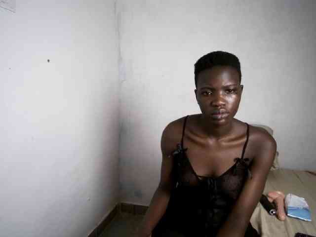 Prettieme12 webcam
