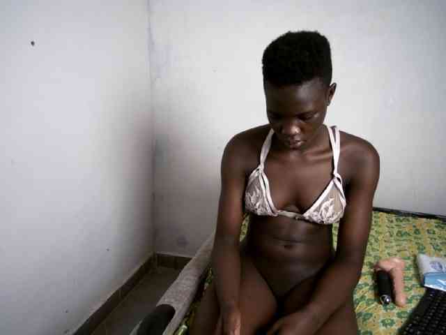 Prettieme12 webcam