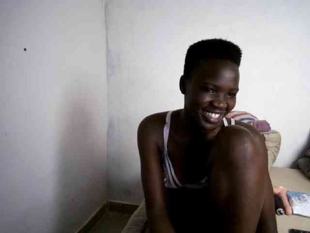 Prettieme12 webcam