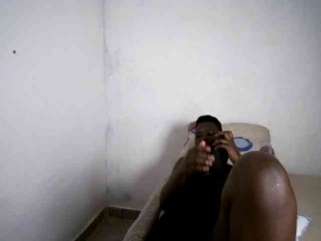 Prettieme12 webcam