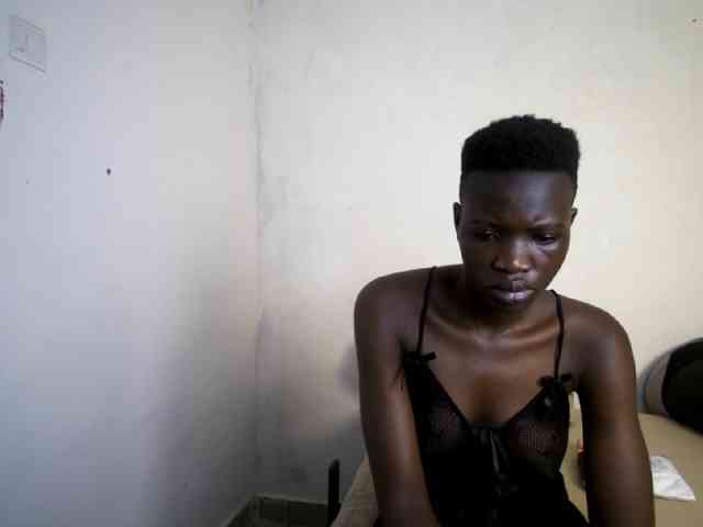 Prettieme12 webcam