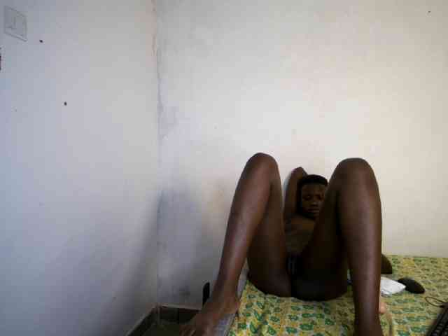 Prettieme12 webcam