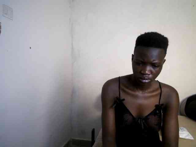 Prettieme12 webcam